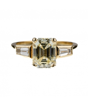 Złoty pierścionek z diamentem w szlifie szmaragdowym - 1