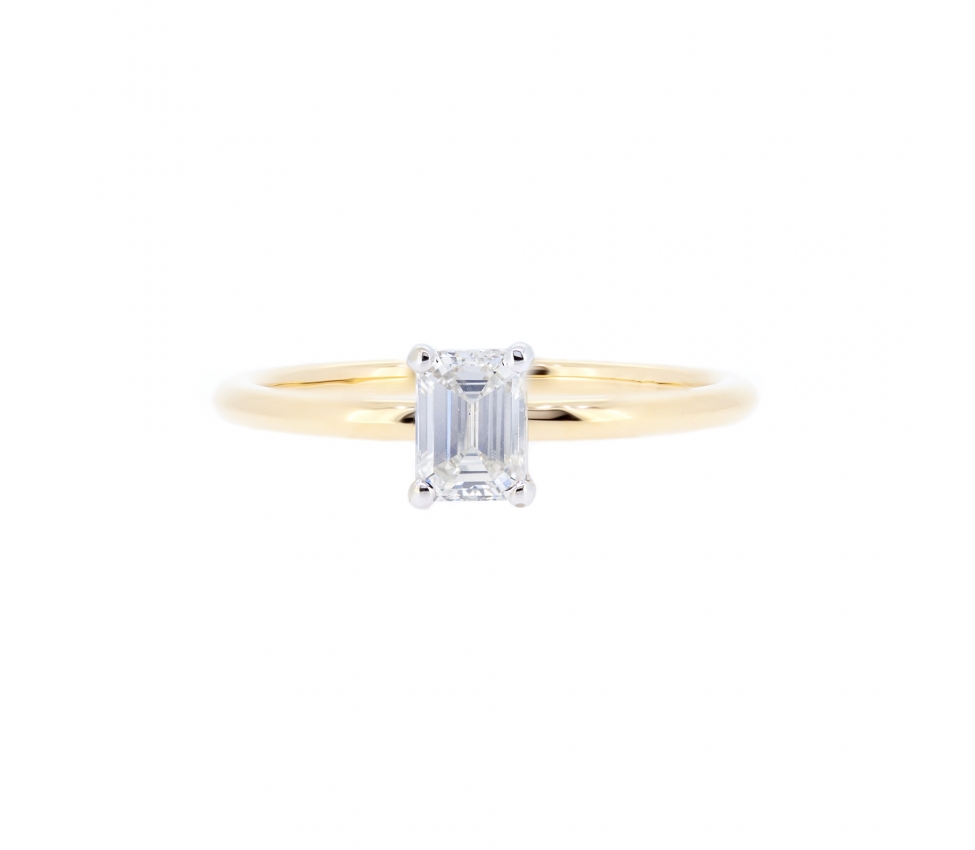 Emerald cut diamond ring - 1