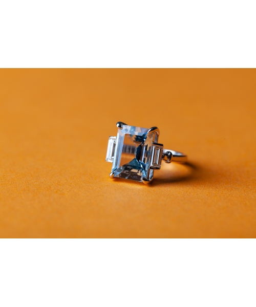 Gold ring with aquamarine and diamonds - 6