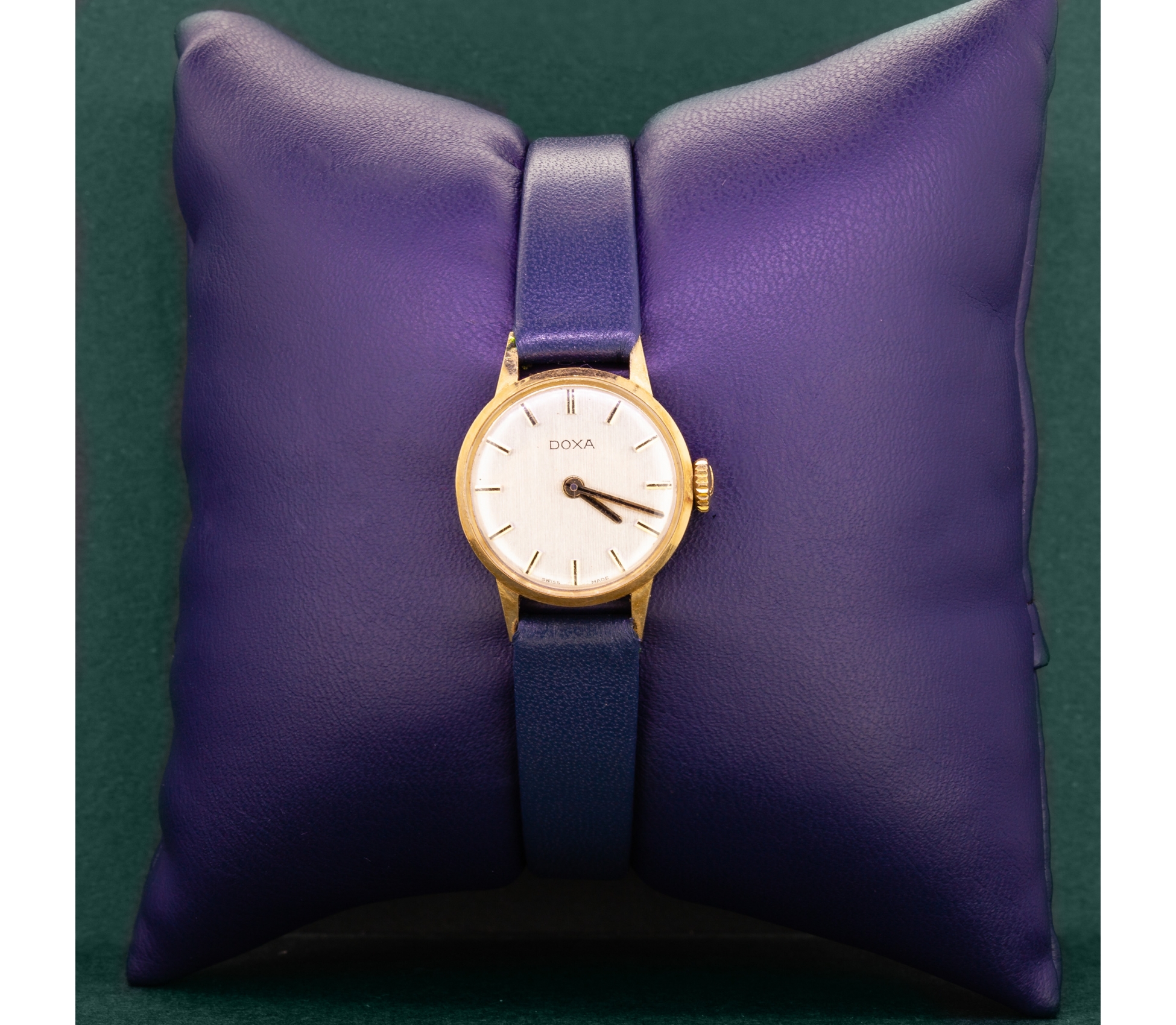 Những chiếc đồng hồ đính kim cương xa xỉ của thương hiệu Doxa | ELLY