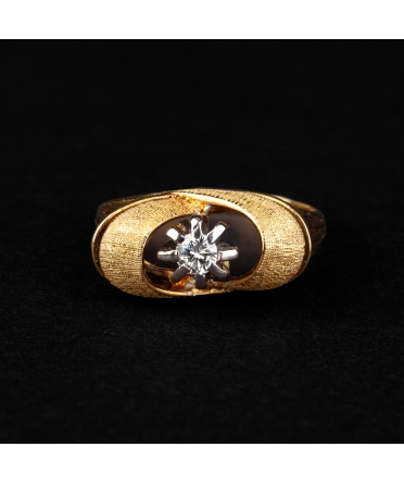 Gold vintage ring with diamond - 1