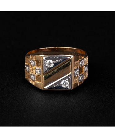 Gold vintage signet ring with diamonds - 1