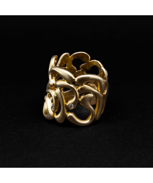 Złoty ażurowy pierścień z diamentami - 2
